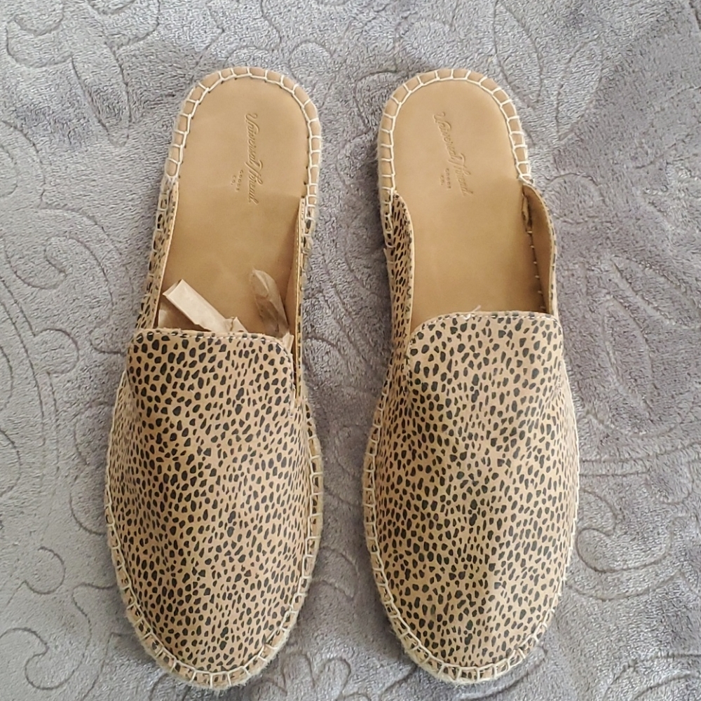 Universal Thread - Picture 2 of 5